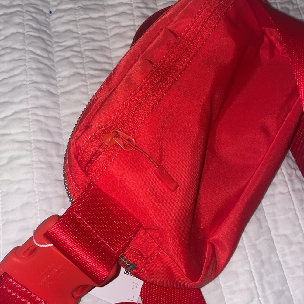 Lululemon Belt Bag - Picture 4 of 5